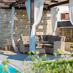 בית נופש Marcela With Pool Pridraga