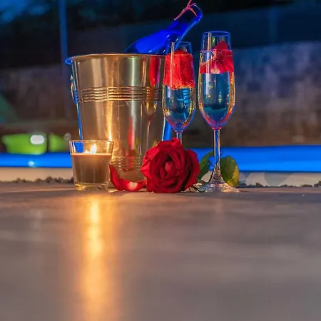 بيت للعطل Marcela With Pool *