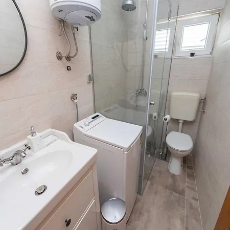 Marcela With Pool بيت للعطل