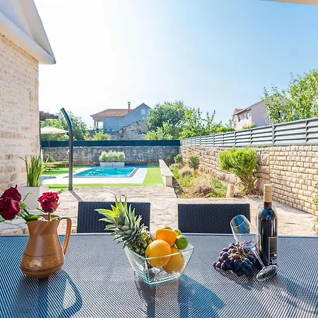 بيت للعطل Marcela With Pool