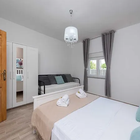 بيت للعطل Marcela With Pool *