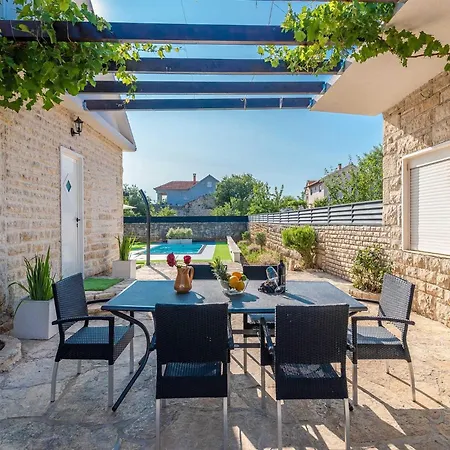 بيت للعطل Marcela With Pool *