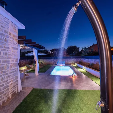 Marcela With Pool * Pridraga