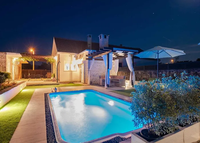 Hébergement de vacances Marcela With Pool *