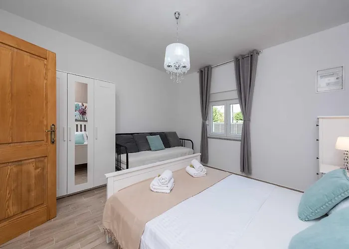 Hébergement de vacances Marcela With Pool *