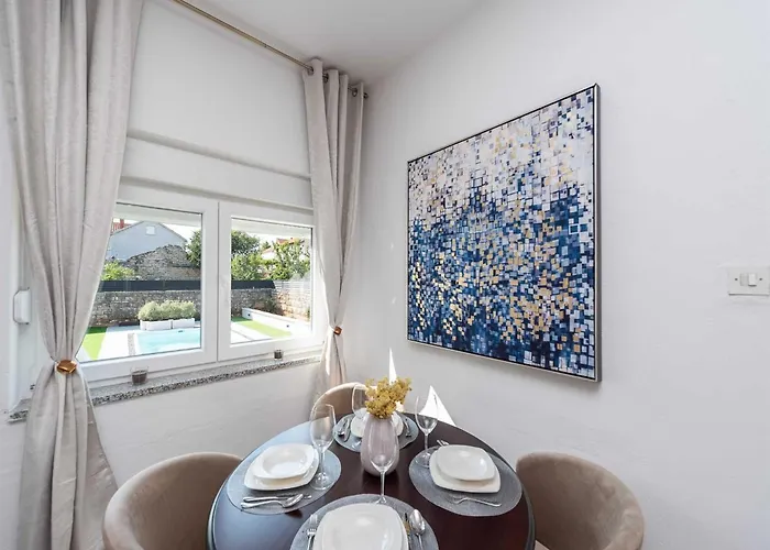 Дом отдыха Marcela With Pool